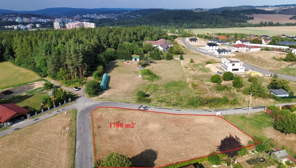 Prodej stavebního pozemku 1700 m2 včetně přípojek na okraji Příbrami-Žežice
