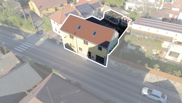 Prodej rod. domu  /kolaudace v roce 2009/ o 2 bytových jednotkách s garáží a dvorkem v Příbrami VI